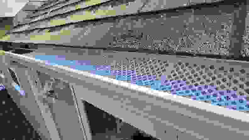 Plastic mesh gutter guards