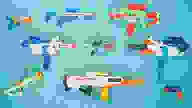 10 different Nerf guns on a light blue background