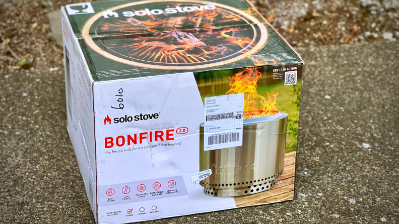 Box packaging for the Solo Stove Fire Pit 2.